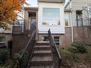 Building Photo - 2029 Statesville Ave