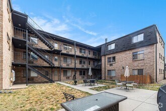 Building Photo - 2 Bedroom 1 Bath in the Heart of West Wash...