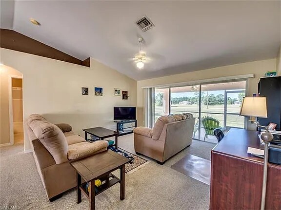 Building Photo - 3610 NE 12th Ct