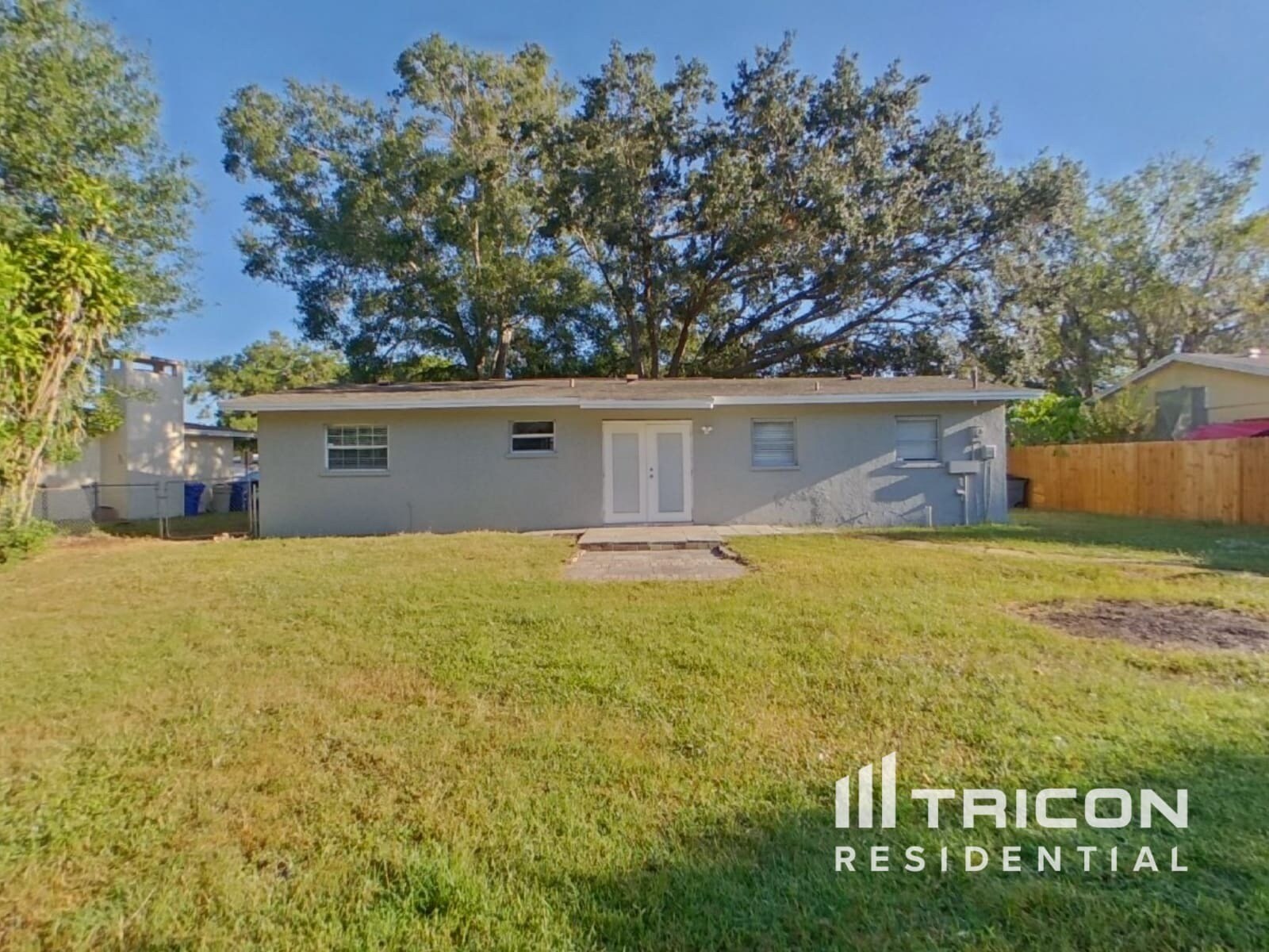 Building Photo - 4000 Berkshire Dr