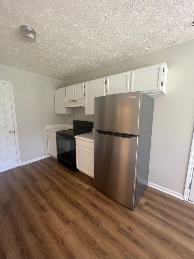 Building Photo - Lovely 3 Bed 2 Bath Raeford Home