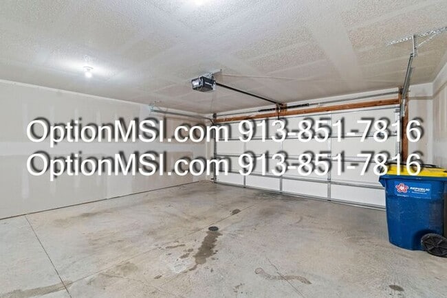 Building Photo - Beautifully Updated Liberty Home in a Prime Location!