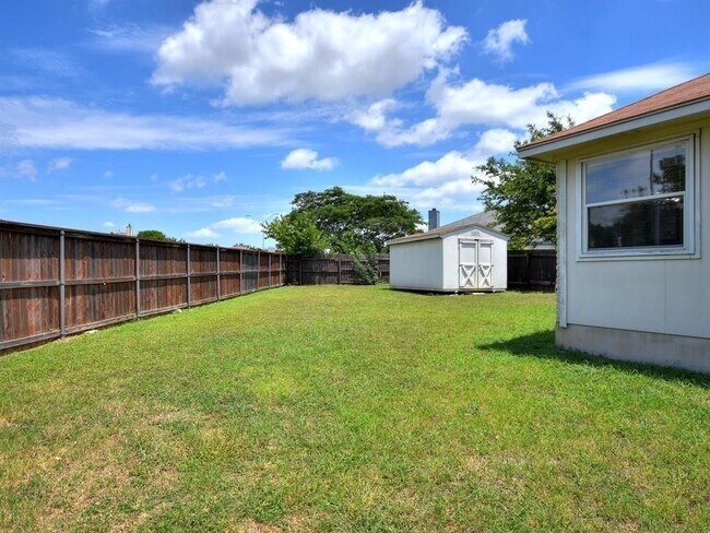 Building Photo - 1609 Passion Vine Cove