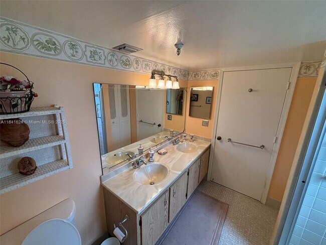 Building Photo - 14575 Bonaire Blvd