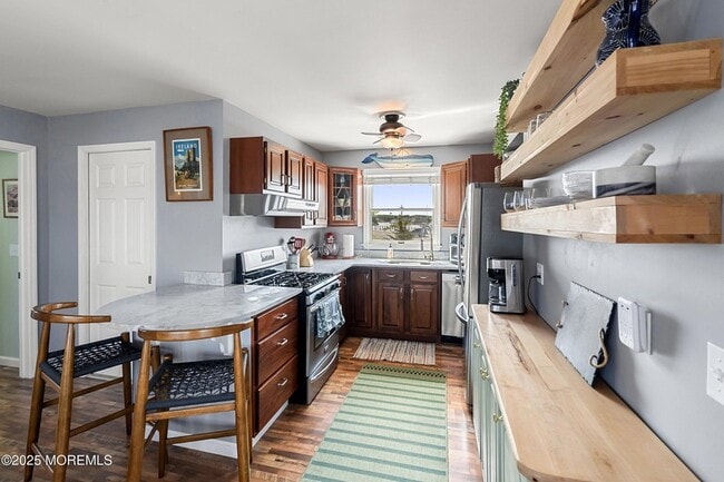 Building Photo - 167 4th Ave