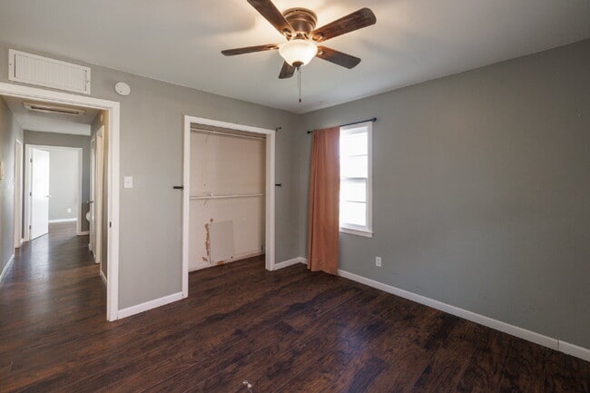 Building Photo - Short Term Lease