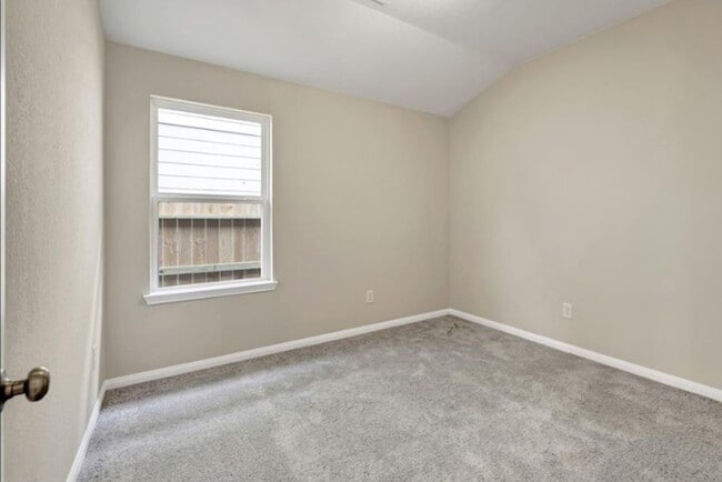 Building Photo - 7155 Blue Oak Dr