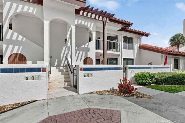 Primary Photo - 6060 SE Martinique Dr