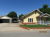 Building Photo - 1002 S Reno Ave