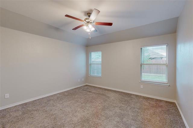 Building Photo - 949 Royal Ln