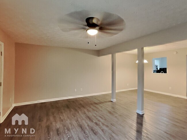 Building Photo - 1998 Grove Way