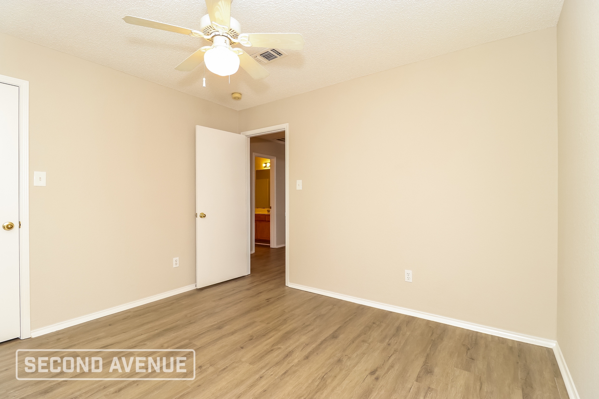 Building Photo - 3704 Garden Springs Dr