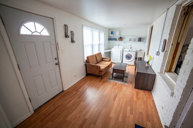 Building Photo - 4572 Rumsey Ave