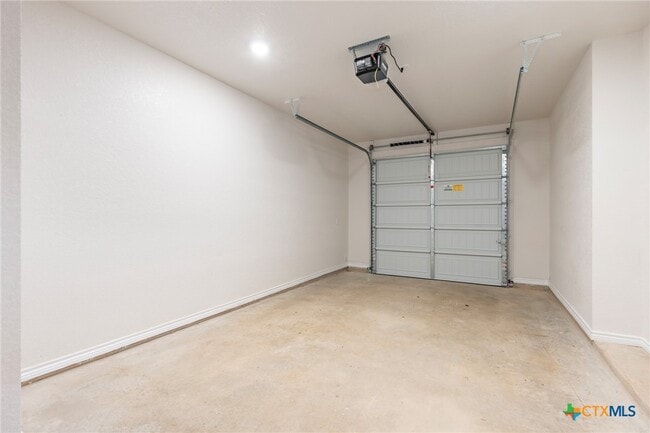 Building Photo - 106 Logan Ct