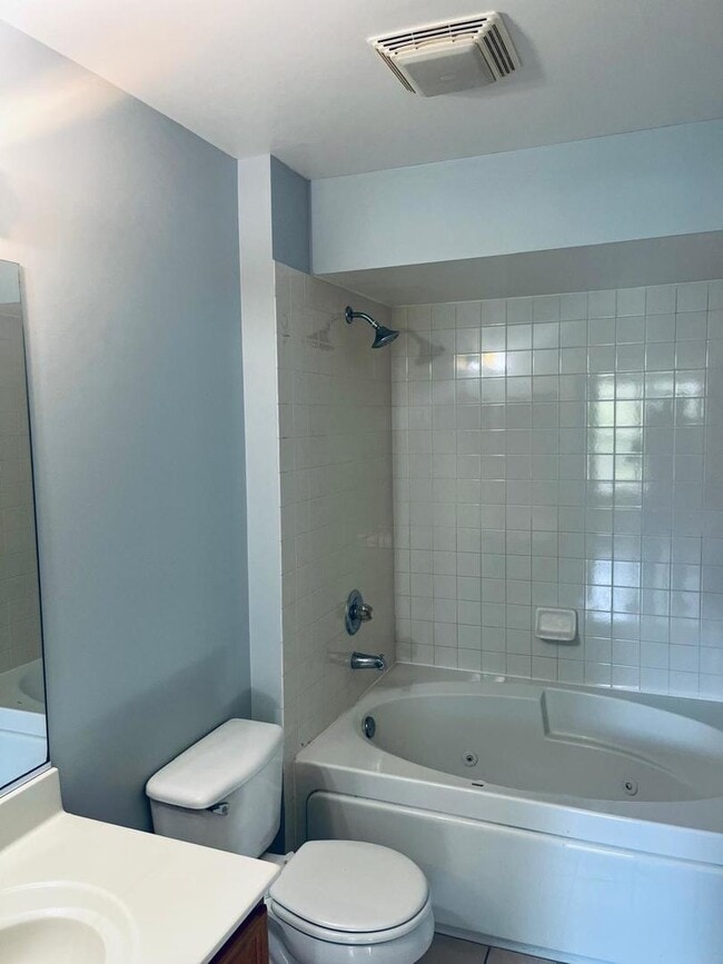 Building Photo - 2947 Rutland Cir