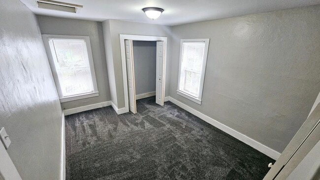 Building Photo - 138 Poplar St