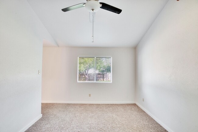 Building Photo - 3109 Monument Dr