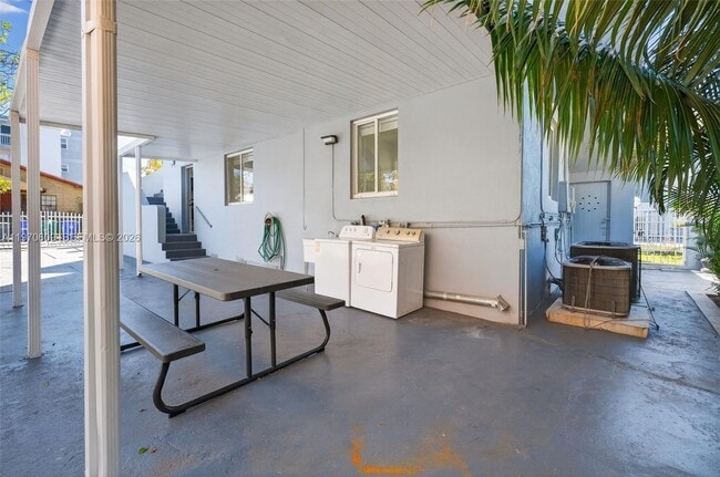 Building Photo - 1801 SW 5th St