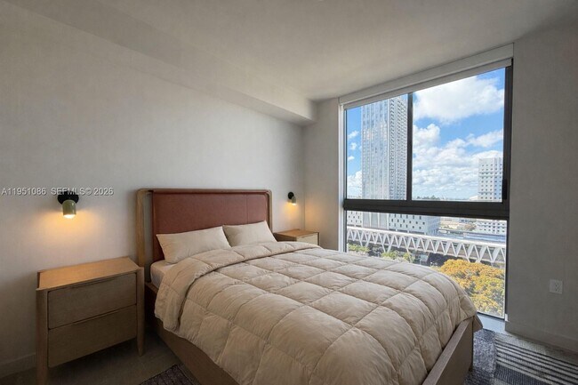 Building Photo - 11 NE 6th St