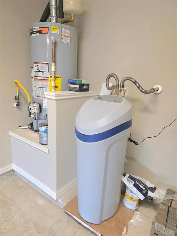 Building Photo - 129 Belford St