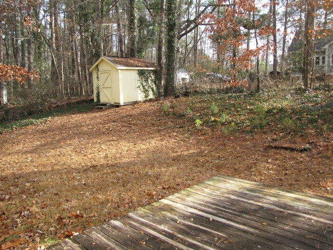 Building Photo - 2813 Dogwood Rd