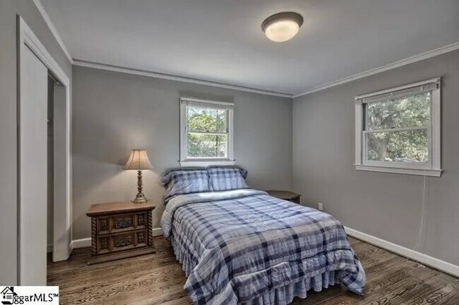 Building Photo - 414 Mapleton Dr