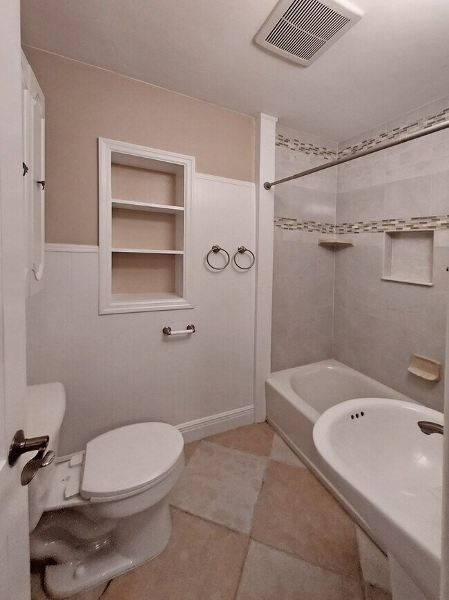 Building Photo - 344 Vesta Cir