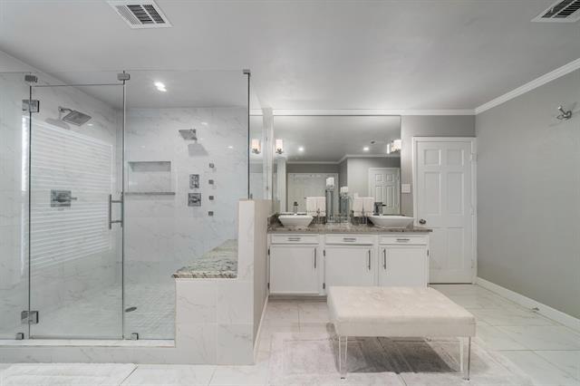 Building Photo - 6455 Sondra Dr