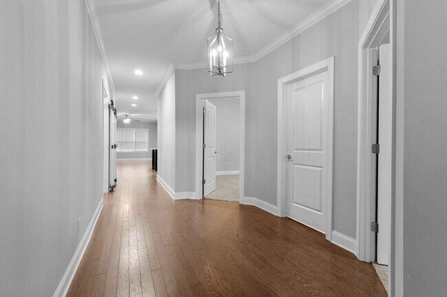Building Photo - 5120 Meadowbend Dr NE