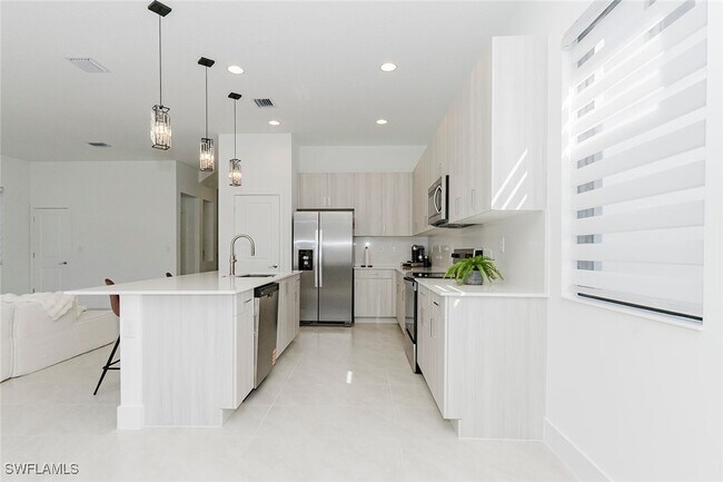 Building Photo - 5868 Agostino Way