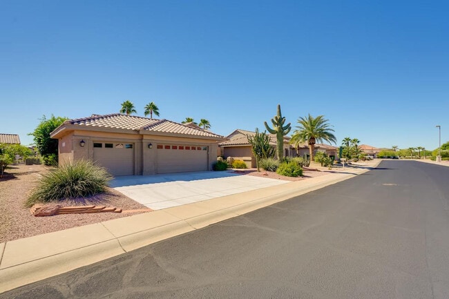 Building Photo - 16431 W Boulder Vista Dr