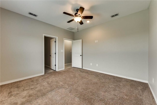 Building Photo - 6037 Jennings Dr