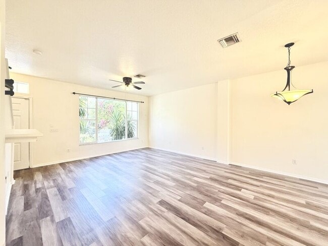 Building Photo - 13706 Forest Lake Dr