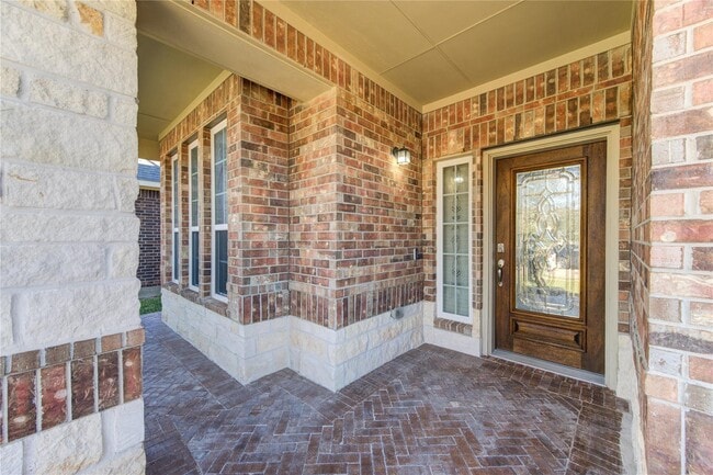 Building Photo - 1242 S Maple Dr