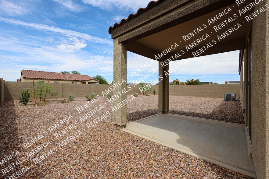 Building Photo - 1548 E Chaparral Pl