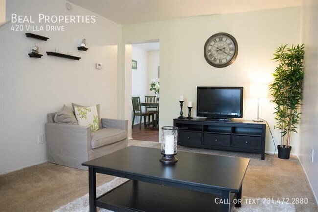 Building Photo - 420 Villa Dr