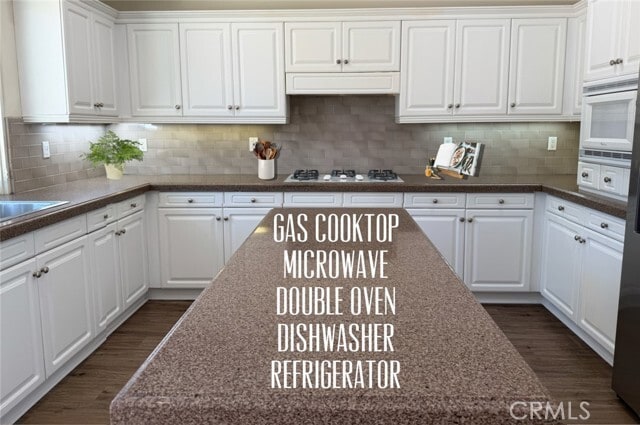 Building Photo - 2566 Pearblossom St