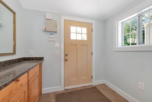 Building Photo - 19 Winthrop Ave