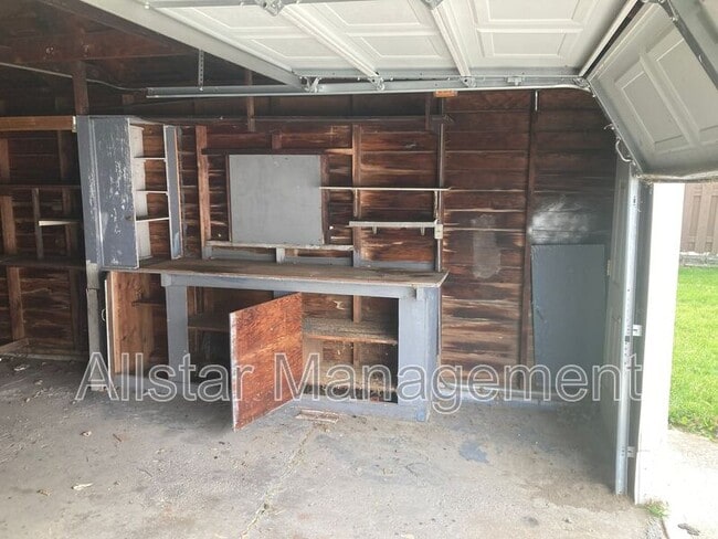 Building Photo - 3436 Dellwood Dr
