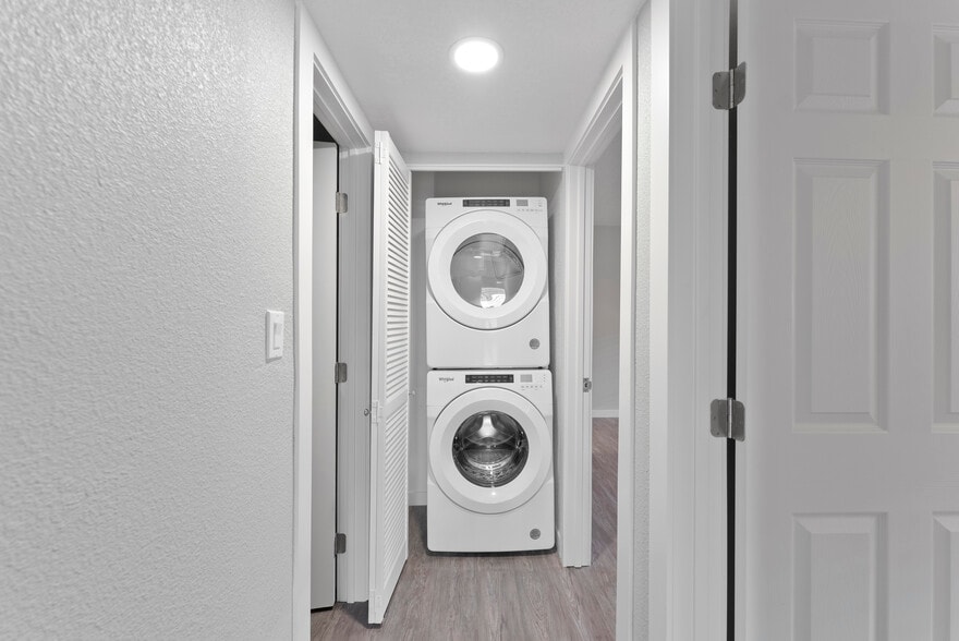 2 Bed x 2 Bath | 1,200 Sq ft. - Grove House Apartments