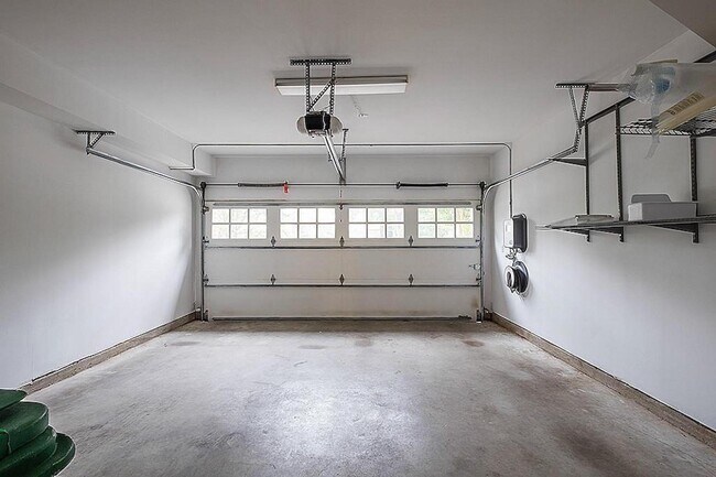 Building Photo - 834 Nicholson St