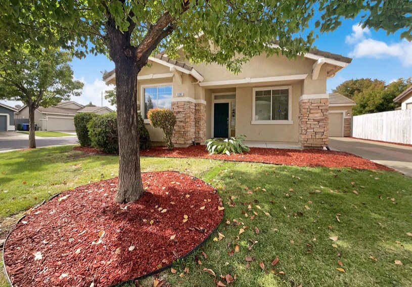 Building Photo - 9387 Bennoel Way