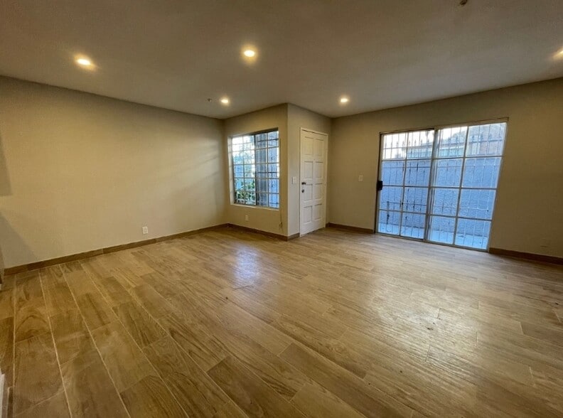 Building Photo - 2012 E 73rd St