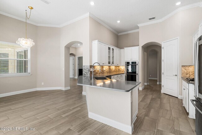 Building Photo - 126 Brasilla Ave