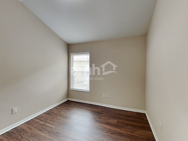 Building Photo - 6911 Exeter Park Pl