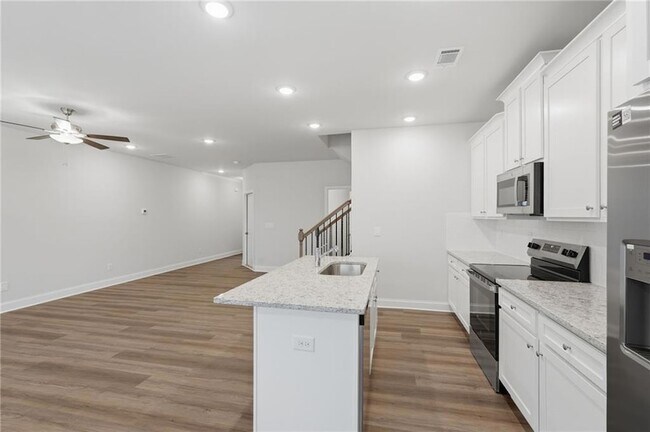 Building Photo - 2206 Chant St