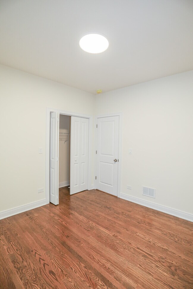 Building Photo - 2342 N Lawndale Ave