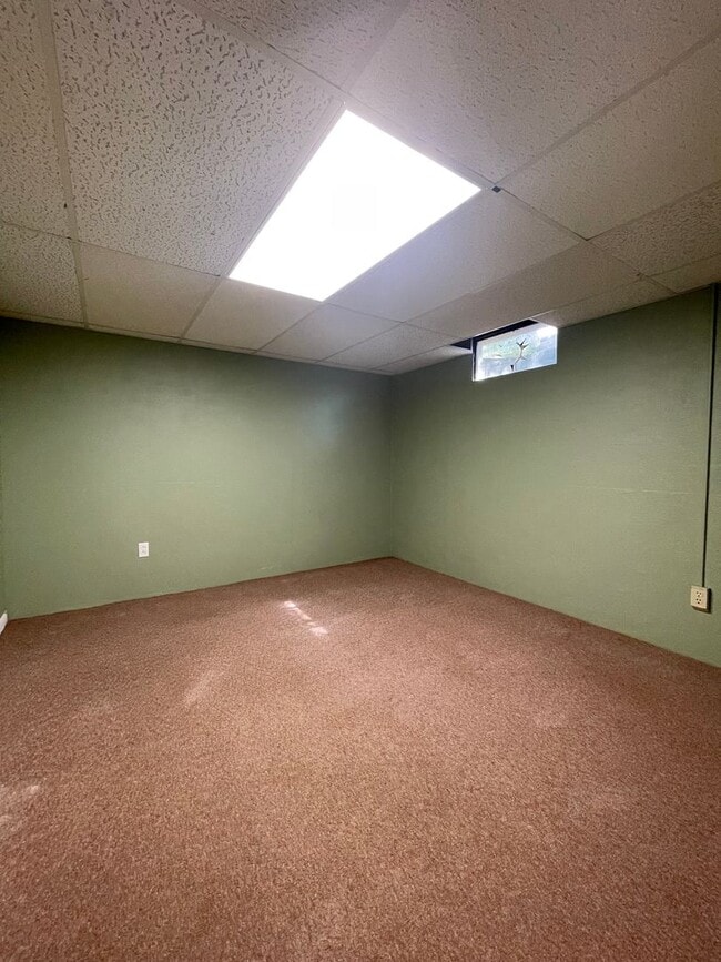 Building Photo - Three Bedroom Home in Kalamazoo