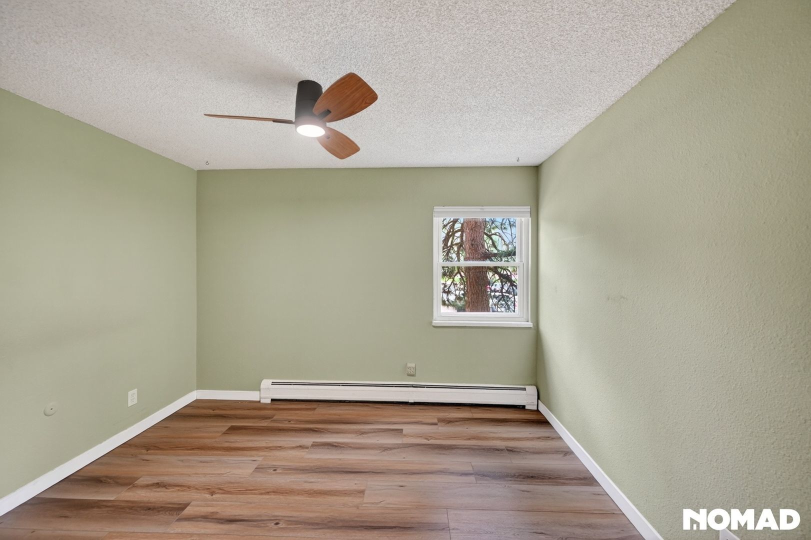 Building Photo - 1250 Golden Cir