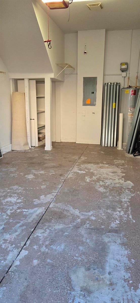 Building Photo - 5818 Hampton Hills Blvd